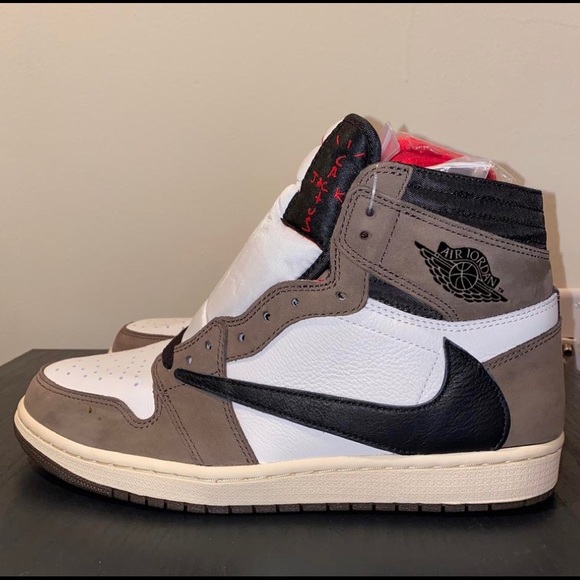 Travis Scott jordan 1